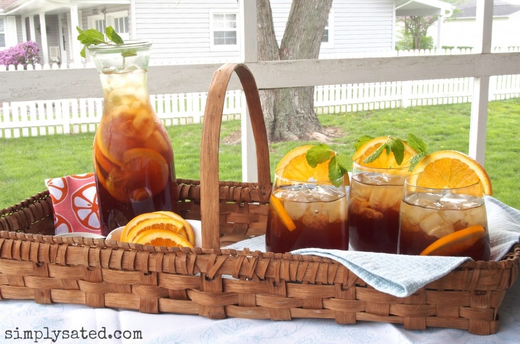 Orange Brown Sugar Sweet Tea is the perfect refreshing summer drink! - Simple Sated